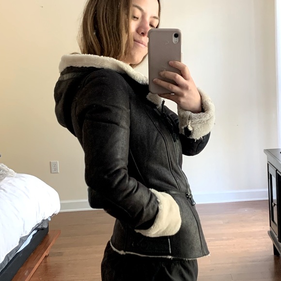 Beautiful black jacket with fur - Picture 1 of 7